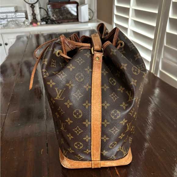 Authentic Louis Vuitton Monogram Bucket Bag - Picture 14 of 15